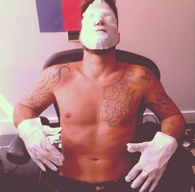  photo RickyMartincontoacutesussecretosdebelleza_zps37cc7b0f.jpg