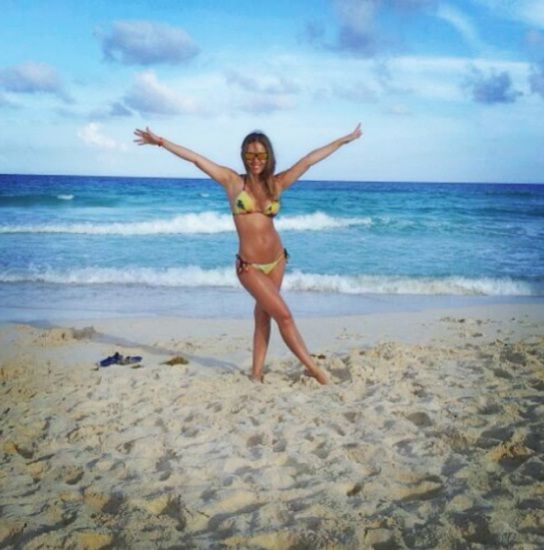 photo MauraRiveraenbikinidisfrutadesusvacacionesenCancuacuten2_zps9571a815.jpg