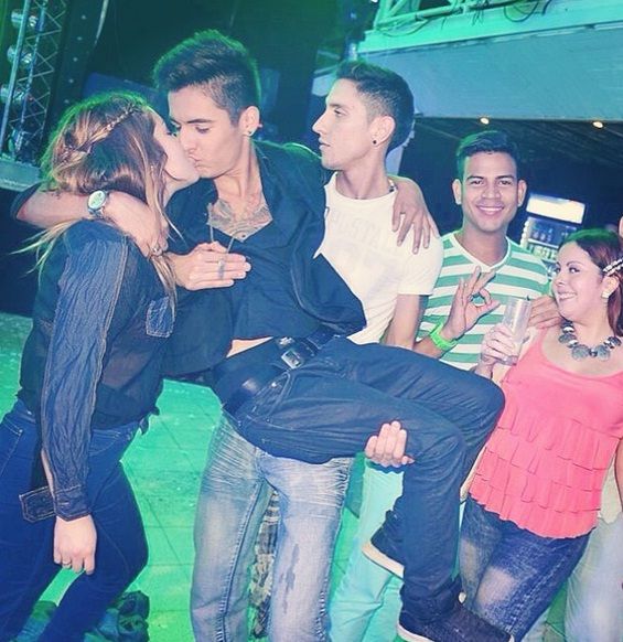  photo LeoMeacutendezJrsorprendeconnuevolookenredessociales3_zps004b56d3.jpg