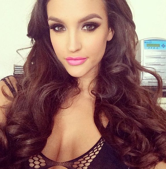  photo EstaesladiosaestadounidensequearrasaenlapaacuteginadePlayboy2_zps3c77bb02.jpg