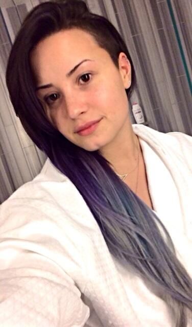  photo DemiLovatosorprendeconfotosinmaquillaje_zpsff3f8859.jpg
