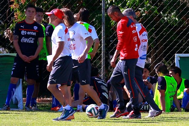 photo AsiacutefueelentrenamientomatinaldelaRojaenBeloHorizonte3_zps9cc2413c.jpg
