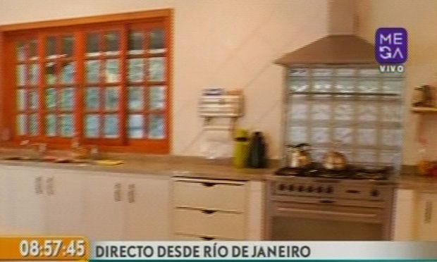  photo LalujosacasadeSoledadOnettoenRiacuteoparacubrirelMundial4_zps73ae5ddf.jpg