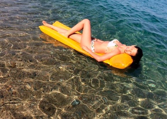  photo MichelleCarvalhoarrasaconsexybikinienplayaseuropeas_zps2e708f39.jpg