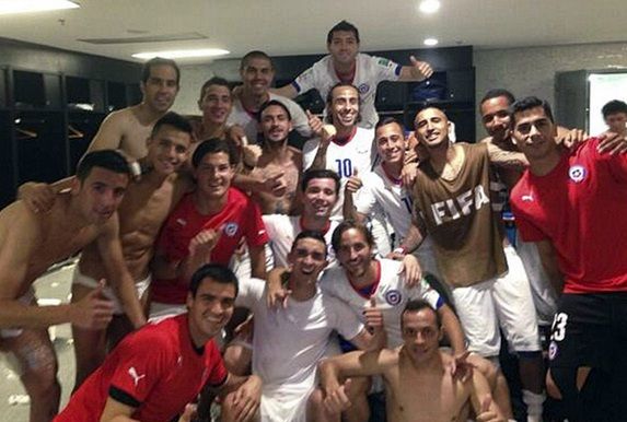  photo JugadoresdeLaRojaaparecenencalzoncillosdesdeelcamariacuten_zpsf31d32ab.jpg