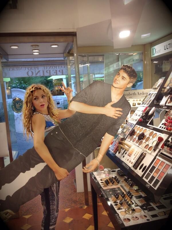  photo ThaliacuteabromeoacuteconreacuteplicadeJustinBieberenEuropa2_zps0aa892ba.jpg