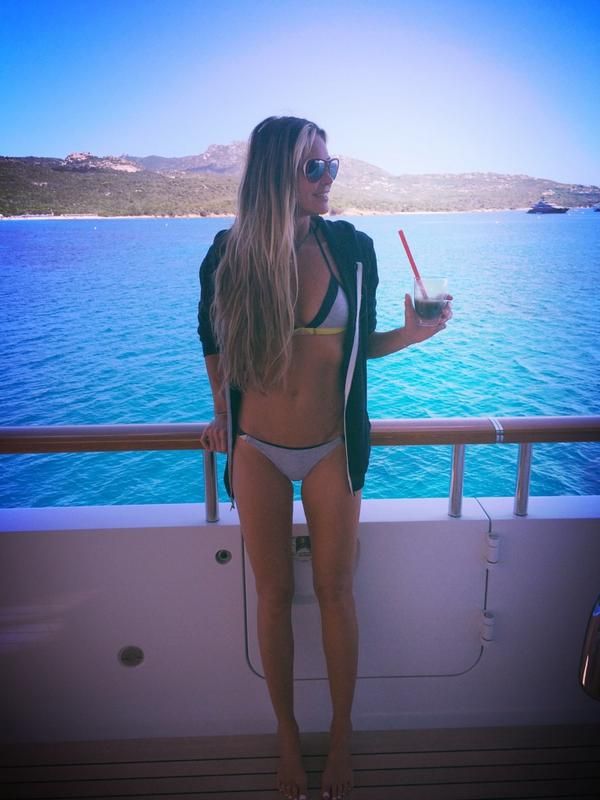  foto Exsuacutepermodeloaustralianaarrasaconsexyfiguraalos50antildeos_zps78c6ea41.jpg