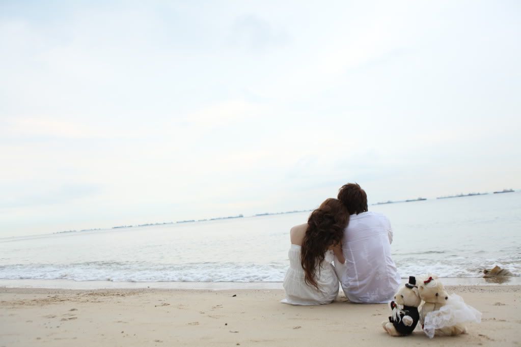 Vì em đã yêu người thay thế...